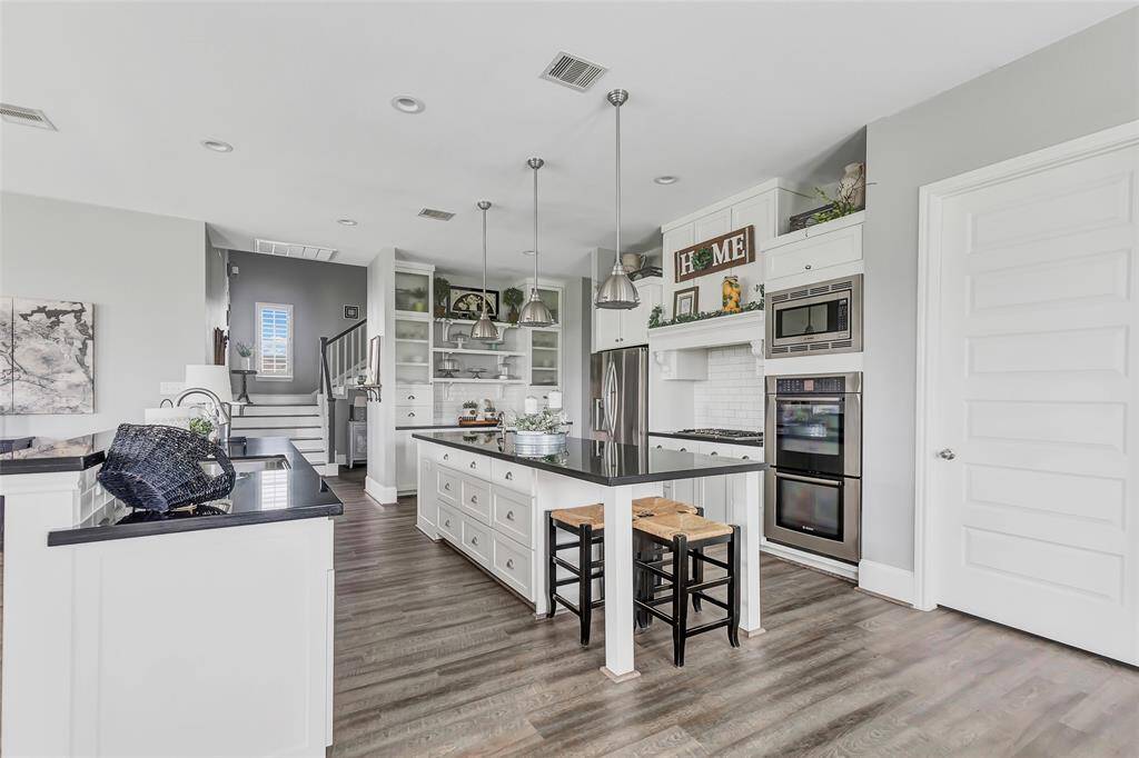 Spacious kitchen