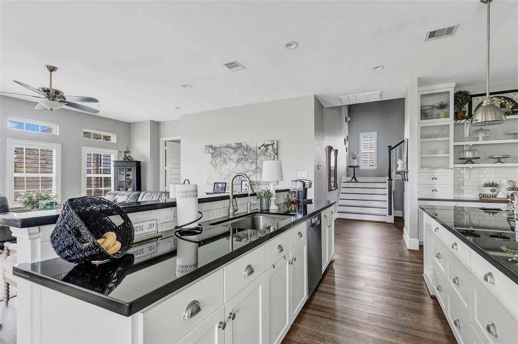Pass thru kitchen