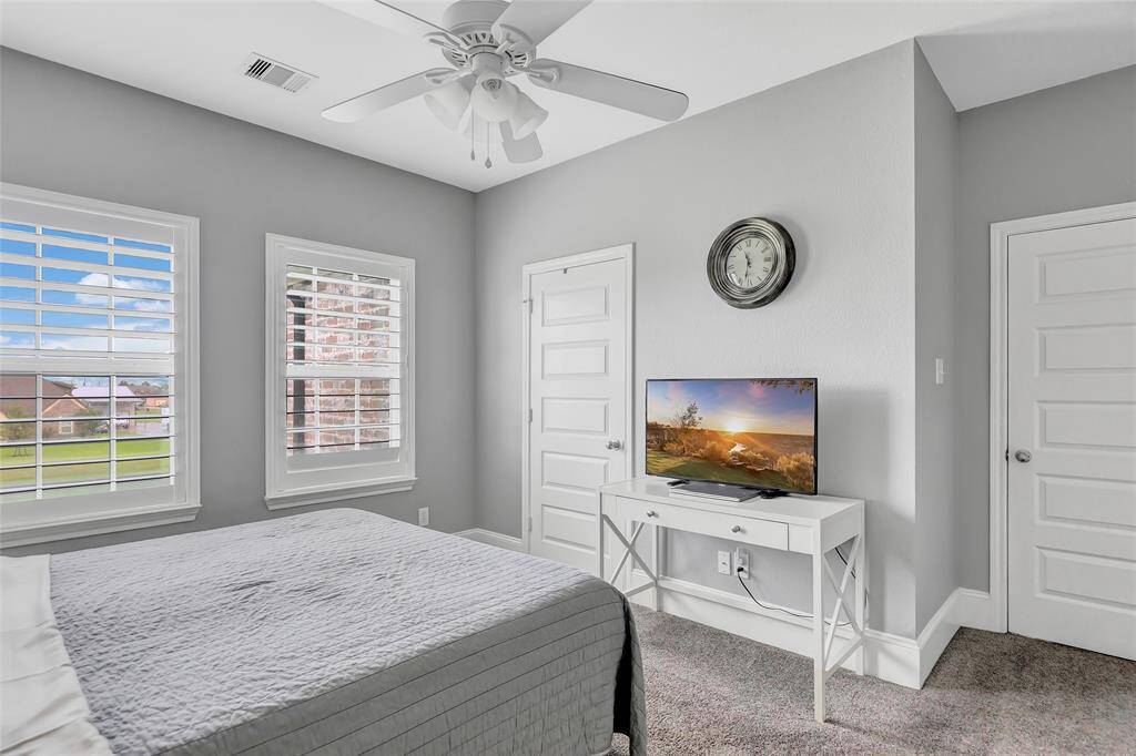 Guest bedroom