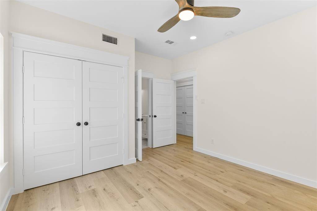 The second guest bedroom shares a bathroom with the bunk room.