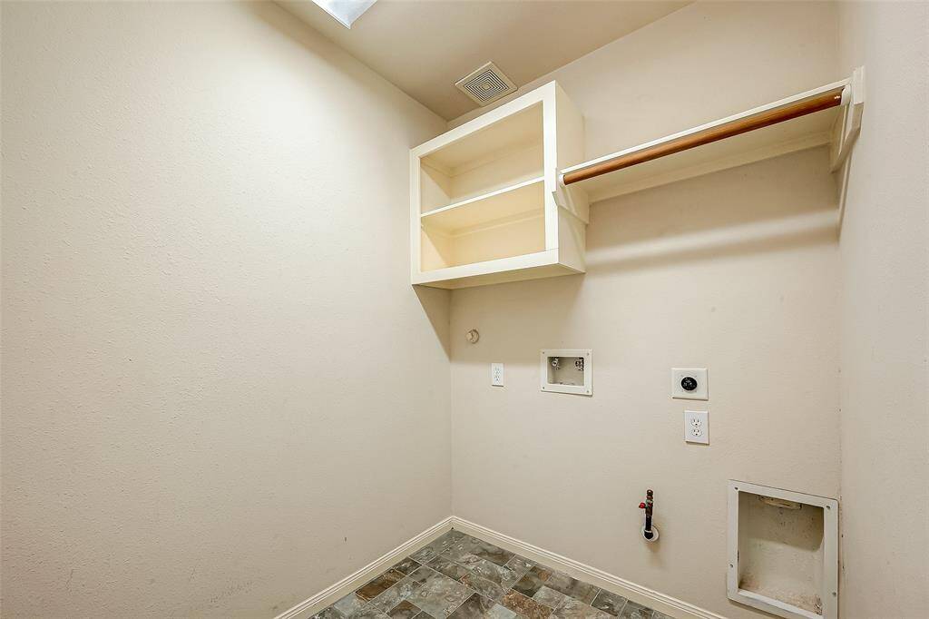 Laundry/utility room