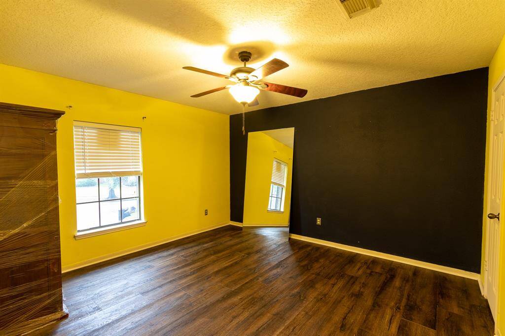 Secondary bedroom