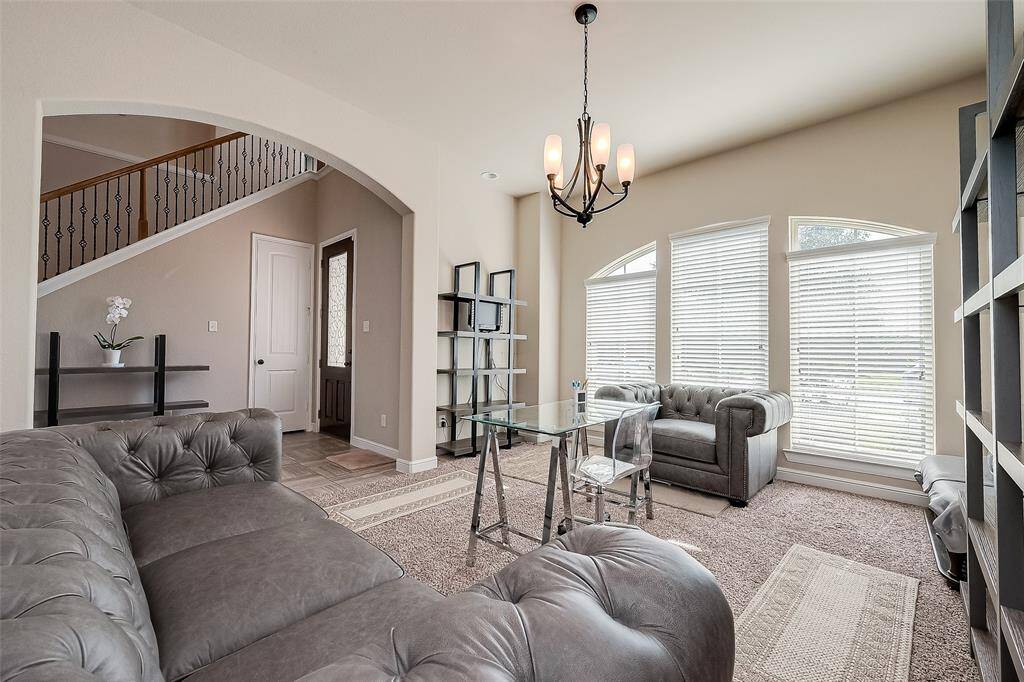 Formal living or dining area