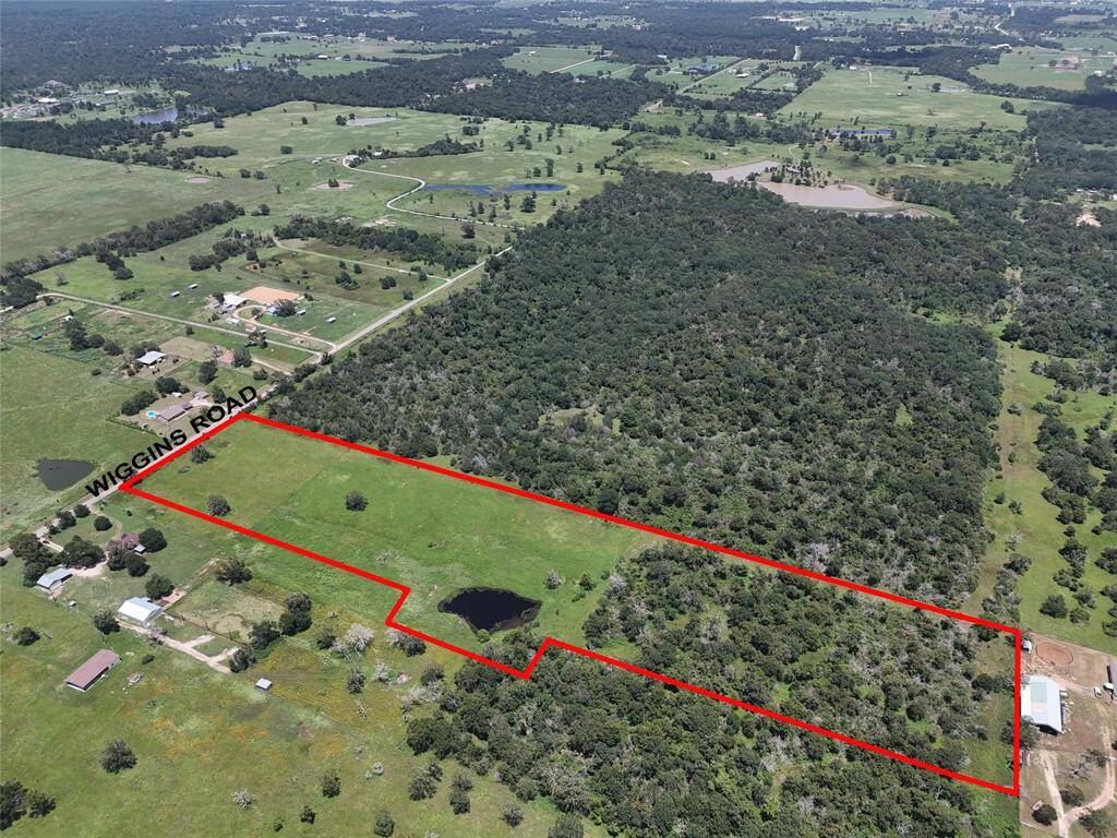 The Red Lines are the approx. location of the Boundary Lines for quick reference only. Please refer to the attached Survey for the Exact Location of the Boundary Lines.
