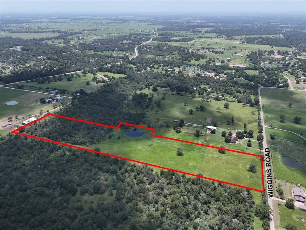 The Red Lines are the approx. location of the Boundary Lines for quick reference only. Please refer to the attached Survey for the Exact Location of the Boundary Lines.