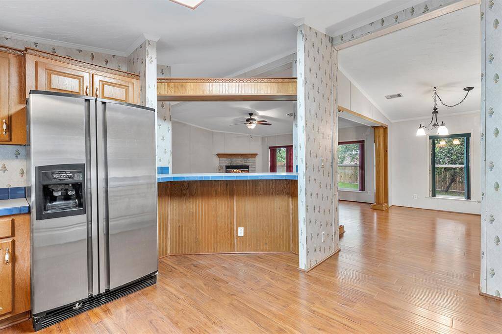 Breakfast bar open to living room