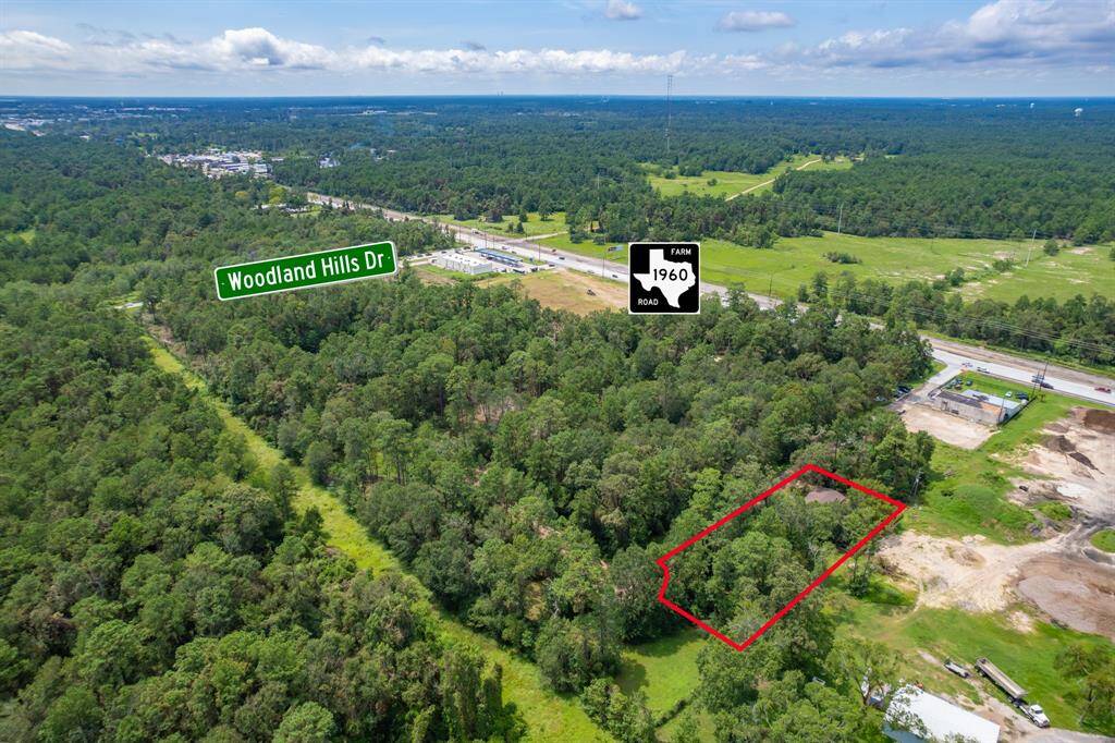 This property includes 5 lots available for commercial or residential use.
