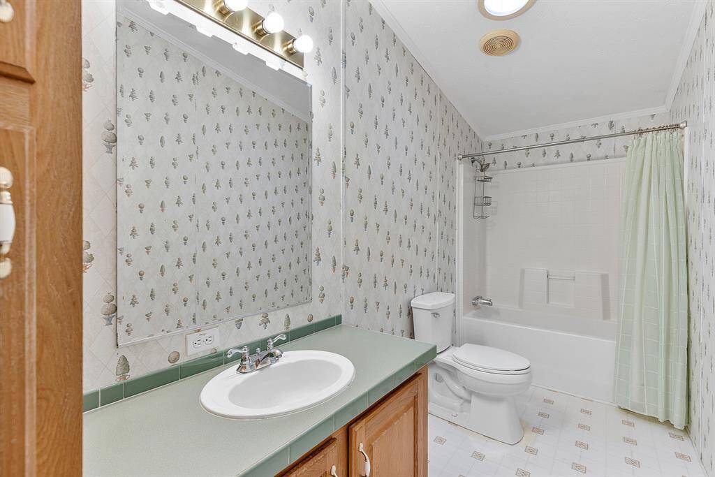 Secondary bathroom