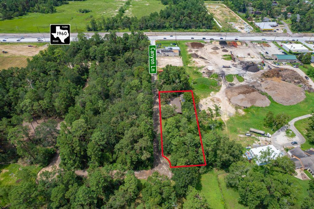 Located close to shopping, dining, airport, and major highways