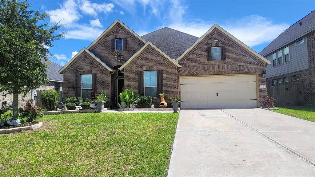 Rare 1 story 4 bedroom 3 bath 3 car garage with a study