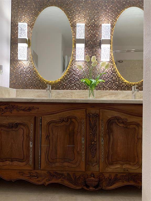 The guest bathroom is the show-stopper!