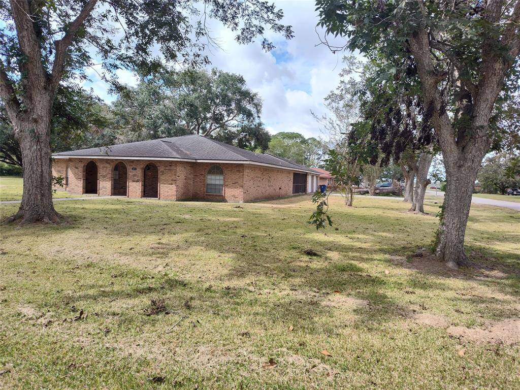 Nice, large corner lot