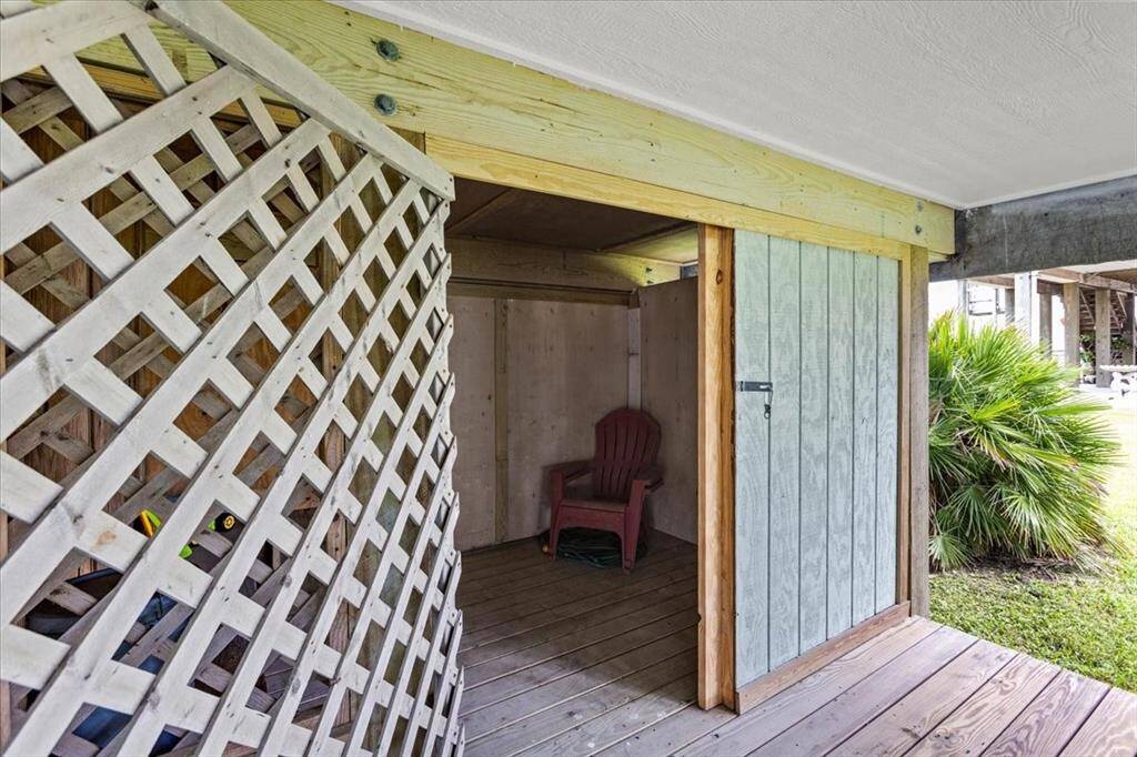 additional storage area for all your gardening supplies, beach toys and surf boards!