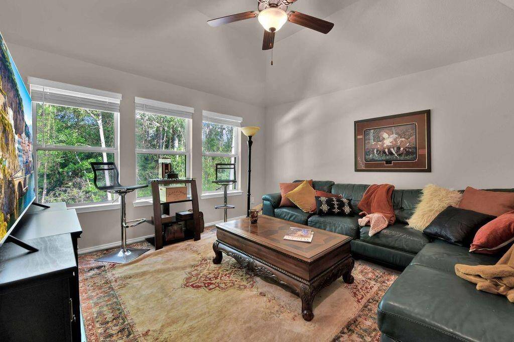 Enjoy your upstairs treehouse/flex room!