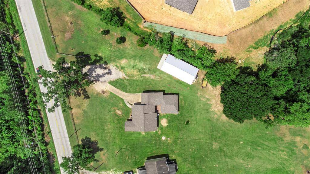 Approximate property lines, Hardin store on the left in image