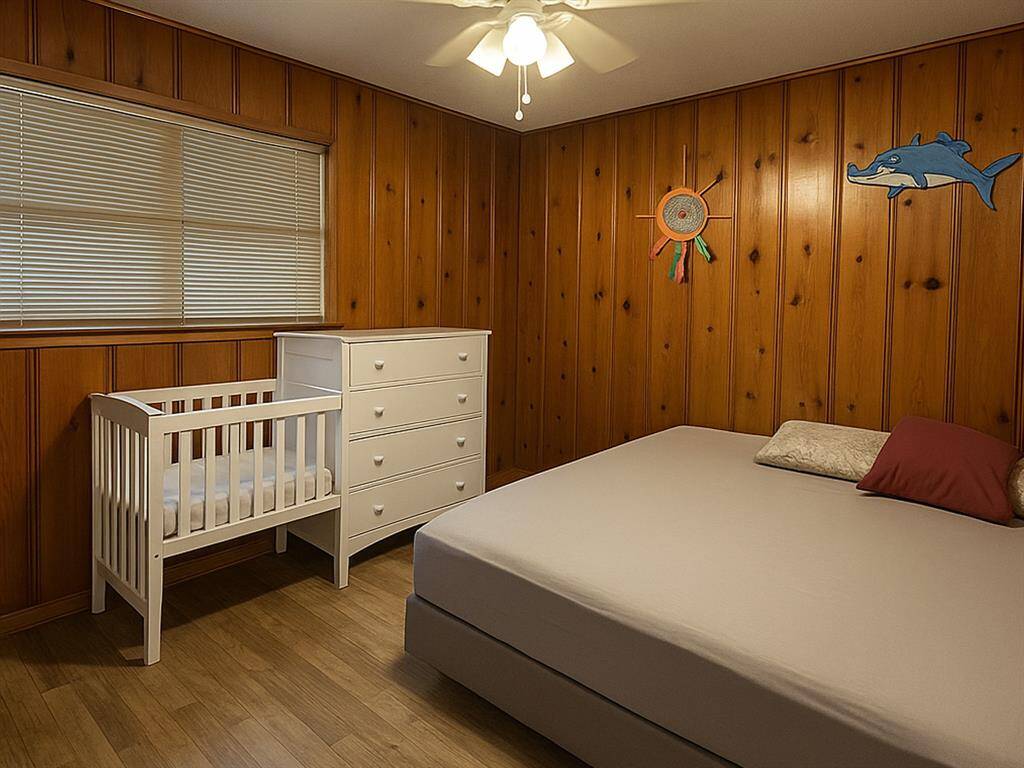 Bedroom 1(Virtual decluttering applied)