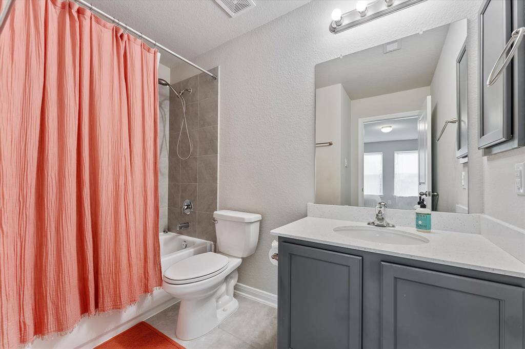 Third bath with tub/shower combo