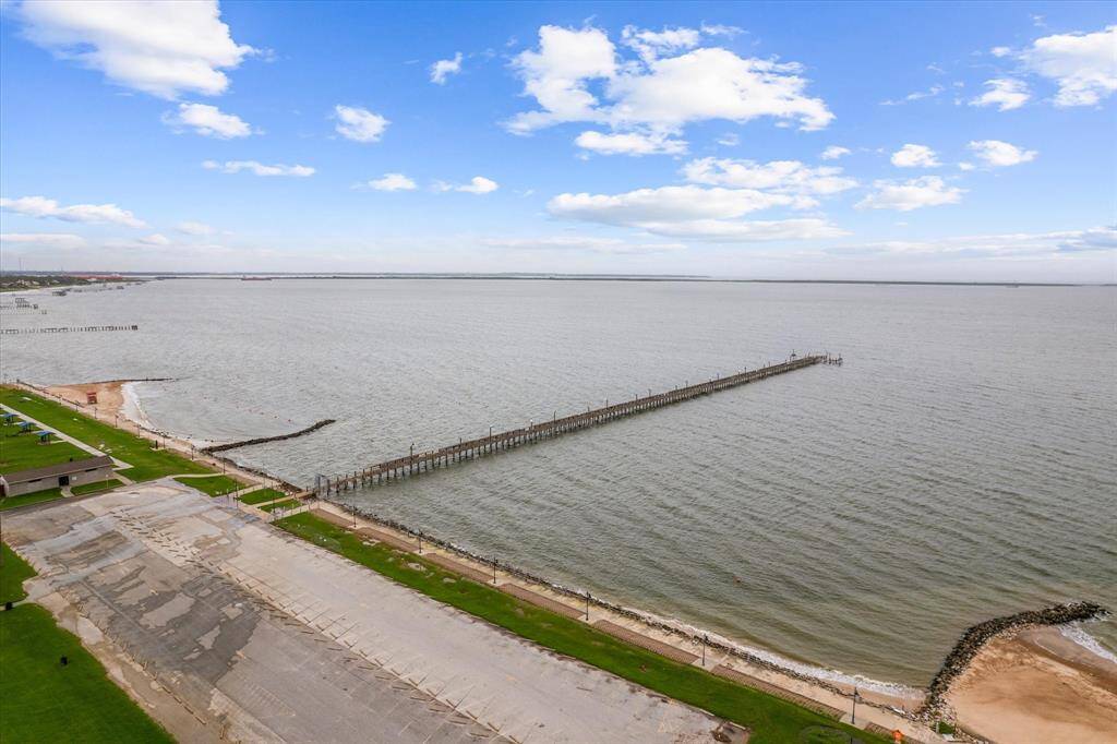 Fishing pier