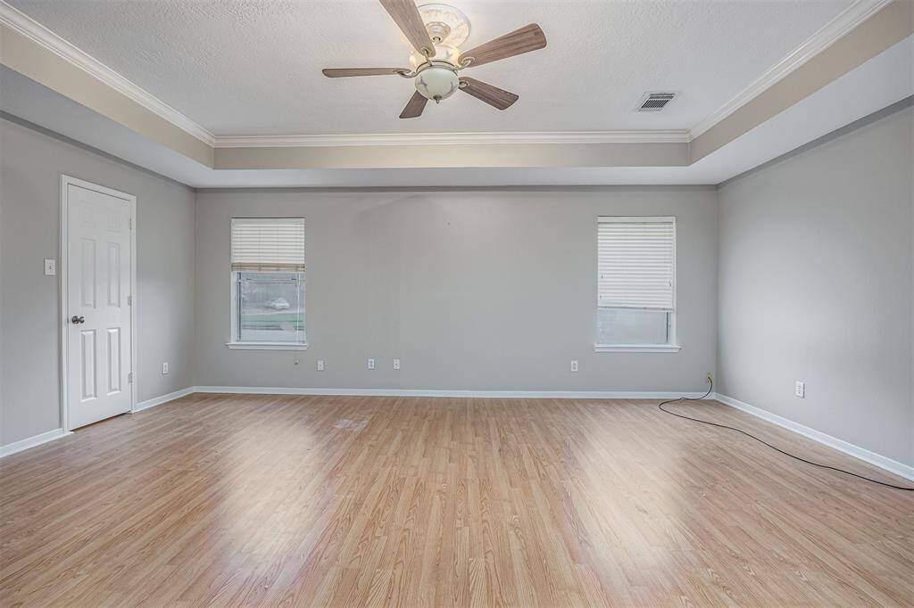 AI staged primary bedroom
