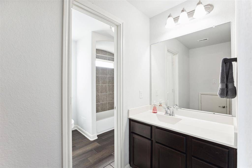 Upstairs Bathroom.