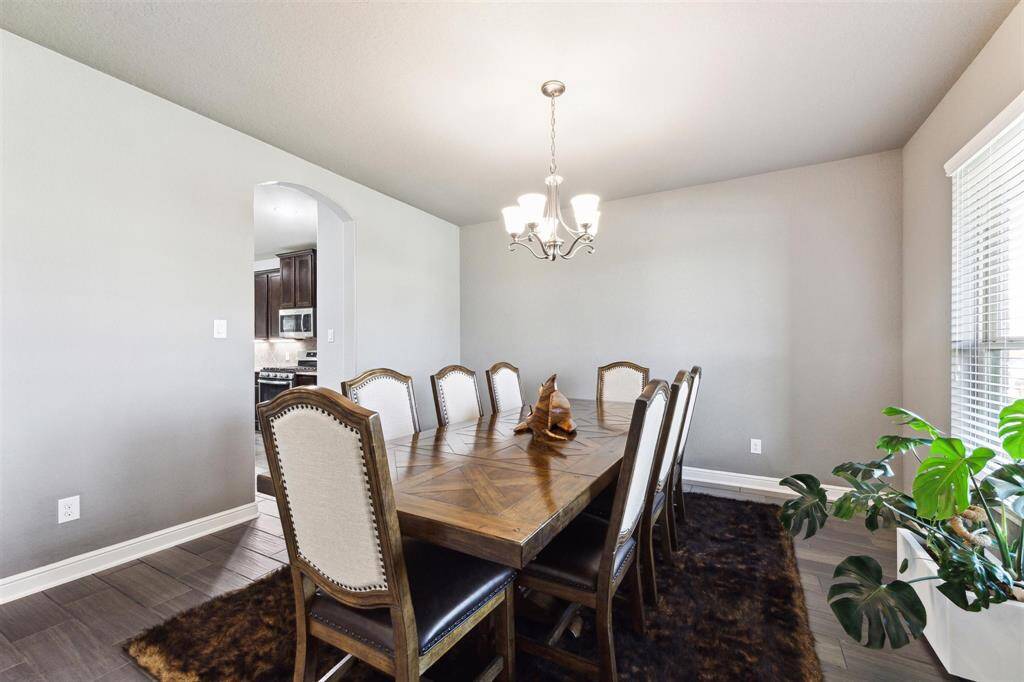 Formal Dinning Room.