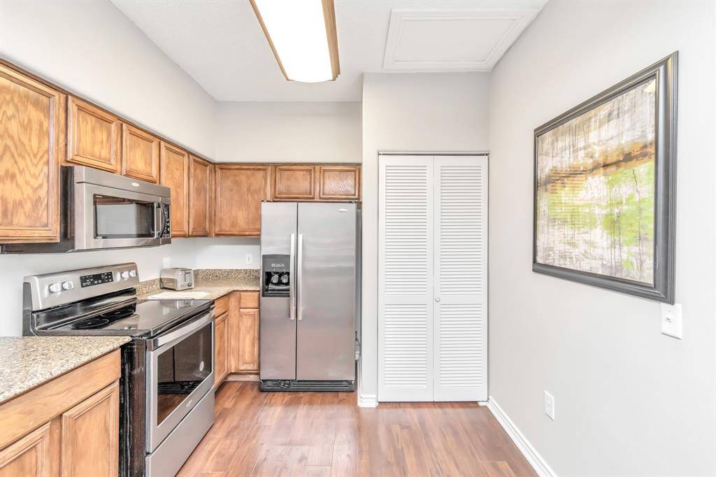 Photos displayed may be of similar apartments or floor plans featuring the same finishes.