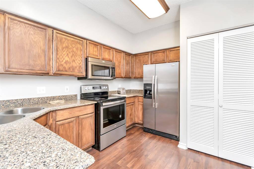 Photos displayed may be of similar apartments or floor plans featuring the same finishes.