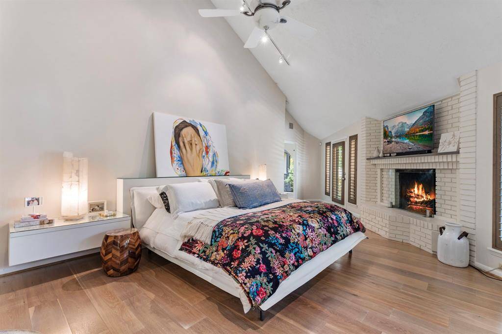 Architectural elements like this angled, high ceiling compliments soothing white oak flooring.