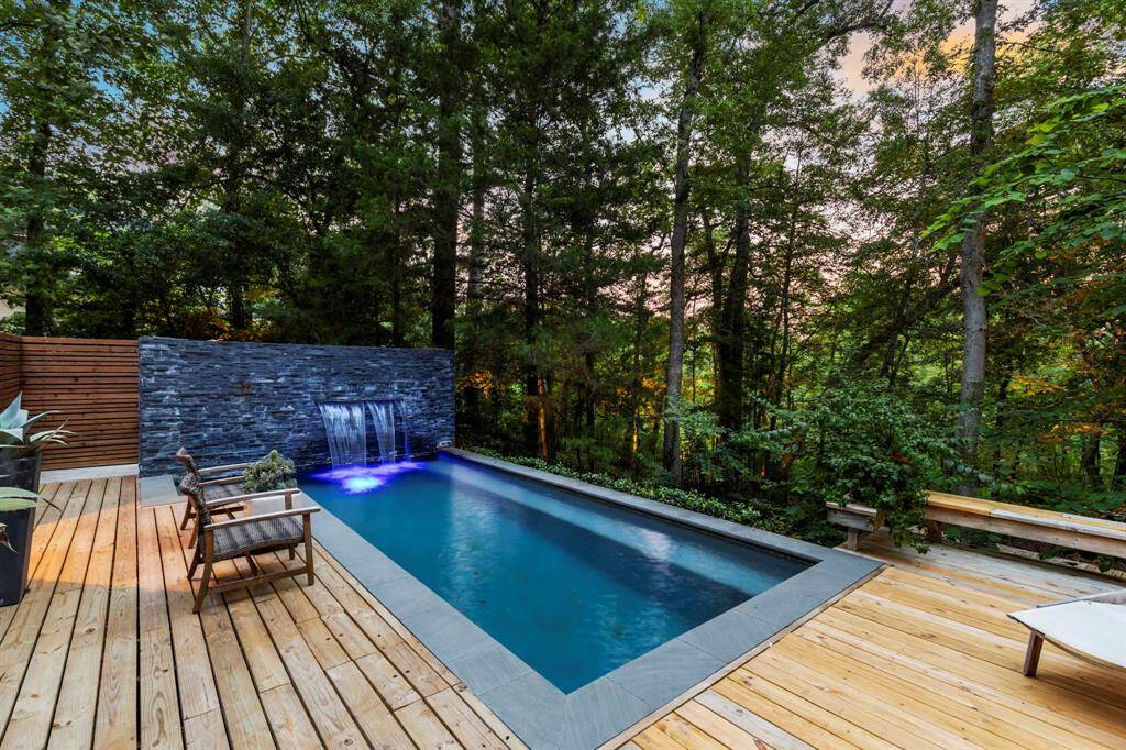 As day transitions to night, so does your backyard's ambiance. Pure serenity.