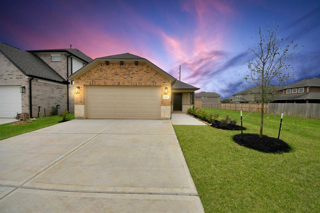 Welcome home to 14814 Rural Ridge Road located in Telge Ranch and zoned to Cy-Fair ISD.