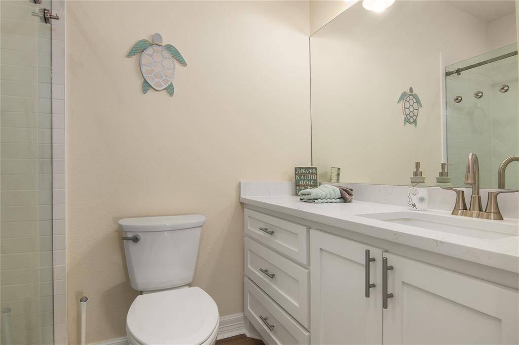 Full guest bathroom