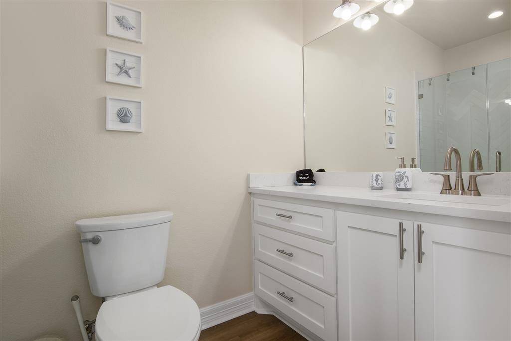 Primary bedroom 3 ensuite bathroom.