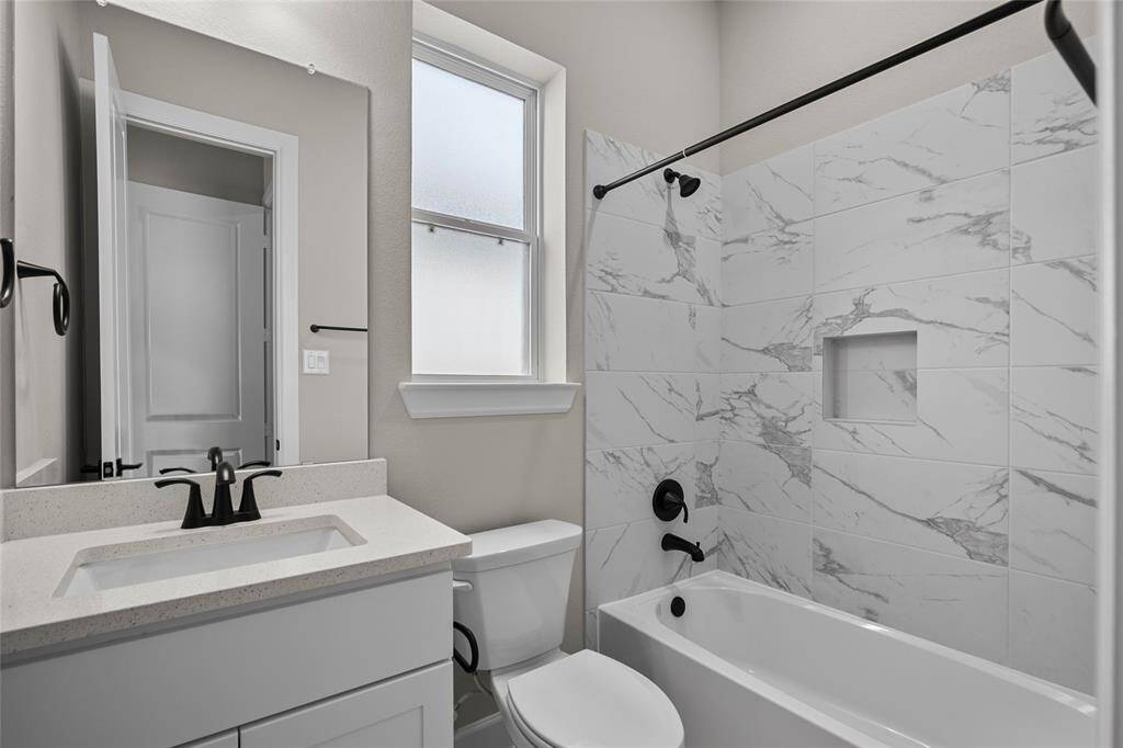 REPRESENTATIVE PHOTO – Photo does not represent actual home options and selections. Ask Sales Consultant for specific selections.