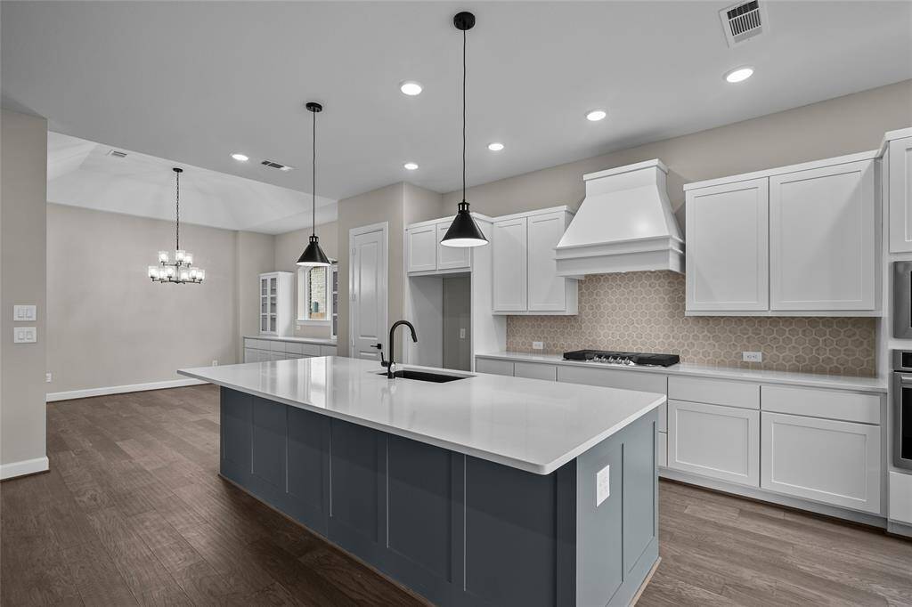 REPRESENTATIVE PHOTO – Photo does not represent actual home options and selections. Ask Sales Consultant for specific selections.
