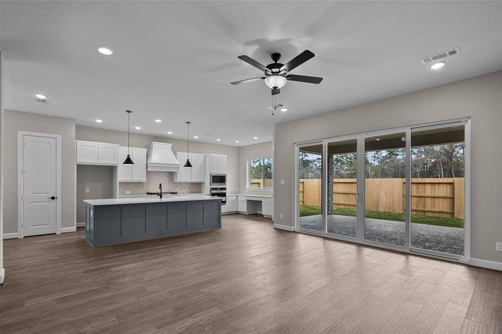 REPRESENTATIVE PHOTO – Photo does not represent actual home options and selections. Ask Sales Consultant for specific selections.