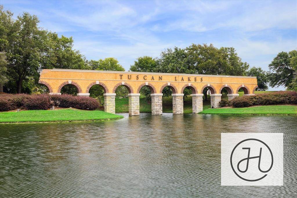Tuscan Lakes Entry