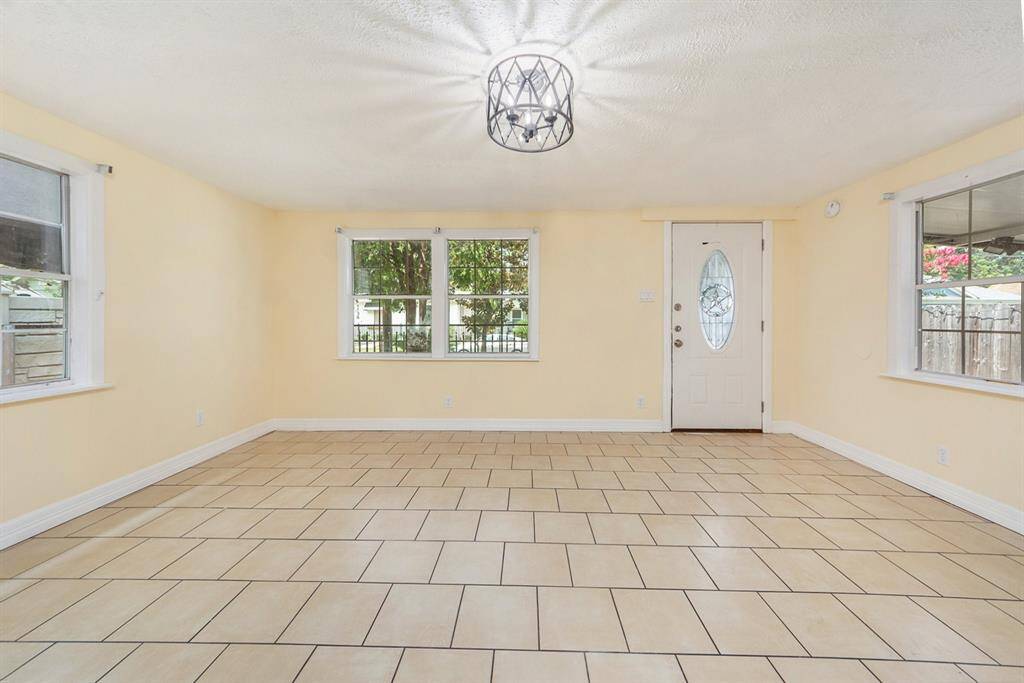 Large living room space upon entry of the home.