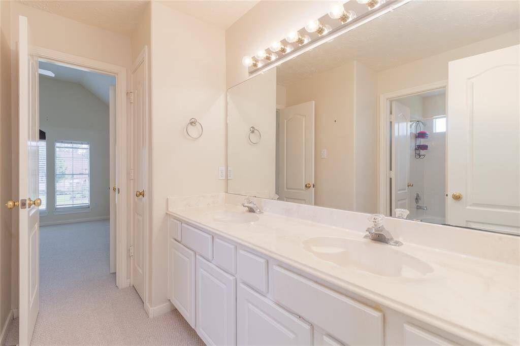 Connecting Jack and Jill bathroom (BR2 and BR3)