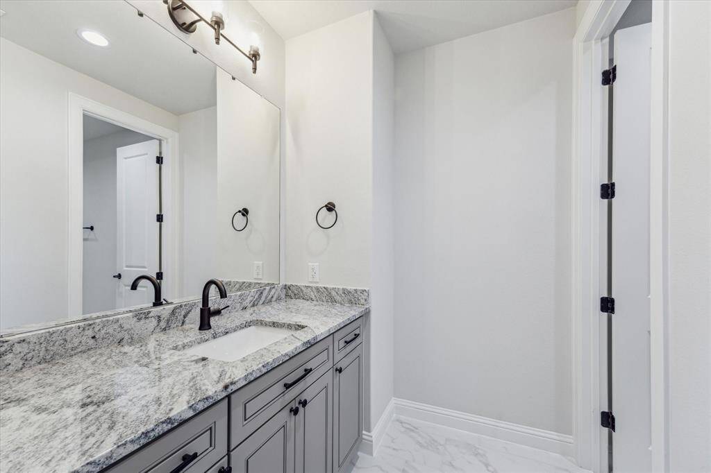 Other vanity in Hollywood Bath