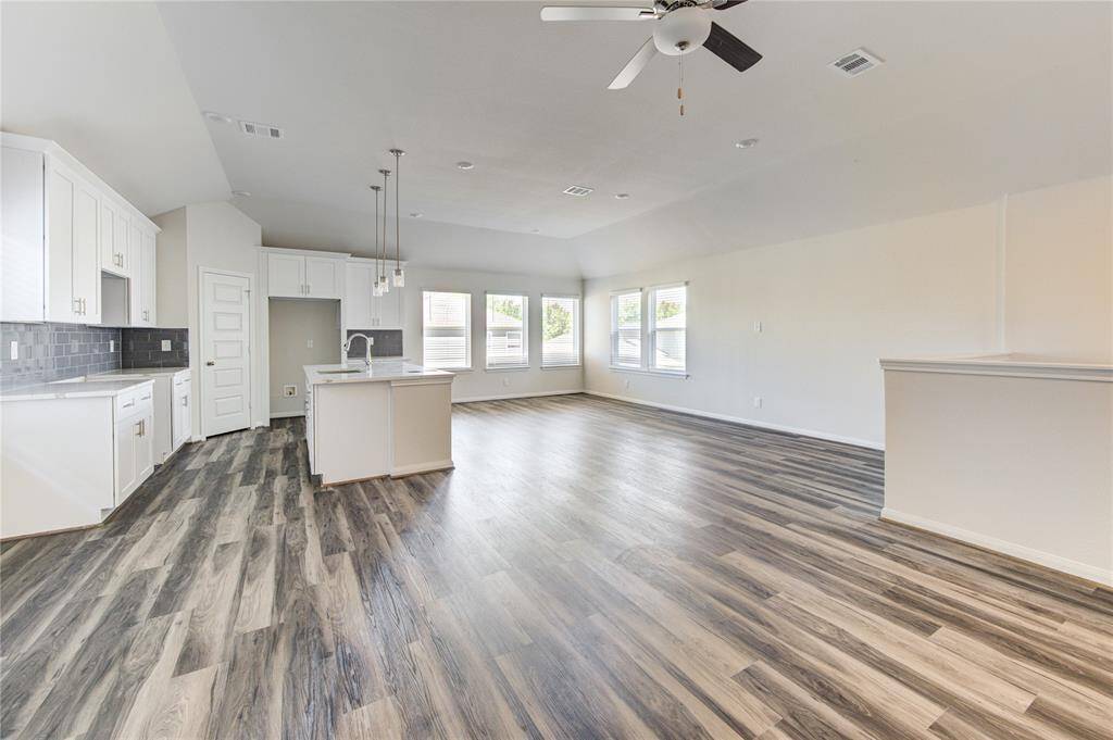 Lots of decorating ideas