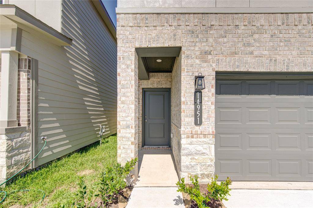 Entry 14951 Eagle Feather