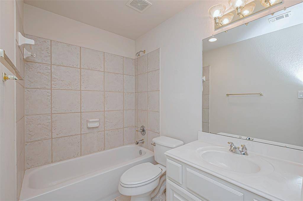 Ensuite bath