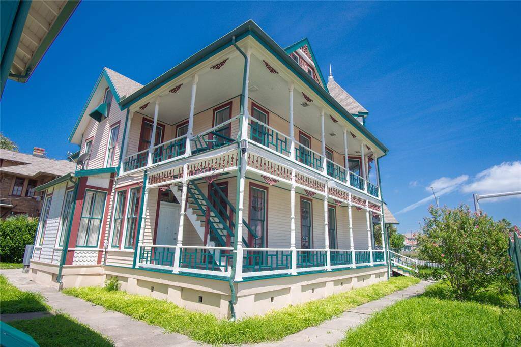 Previously run as an antiques store, this home is zoned commercial and residential! This tremendous estate offers 2 commercial HVAC units for the main house and 1 commercial HVAC unit for the apartment.