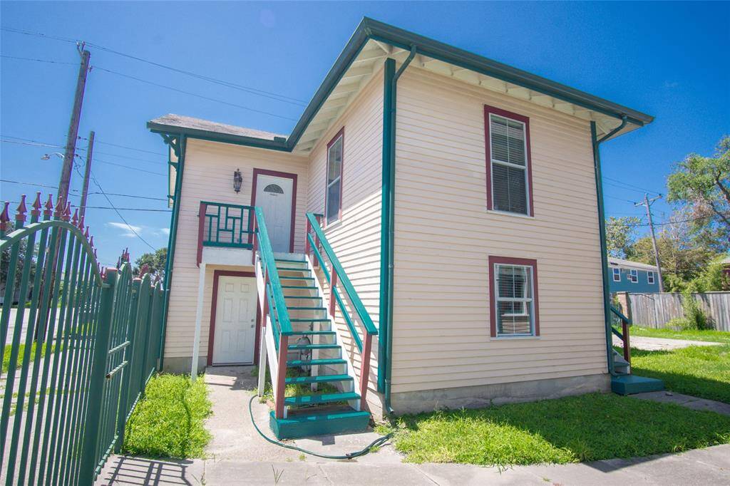 Separate 2 bedroom 1 bath apartment upstairs with approximately 1160 square feet of storage space on 1st floor