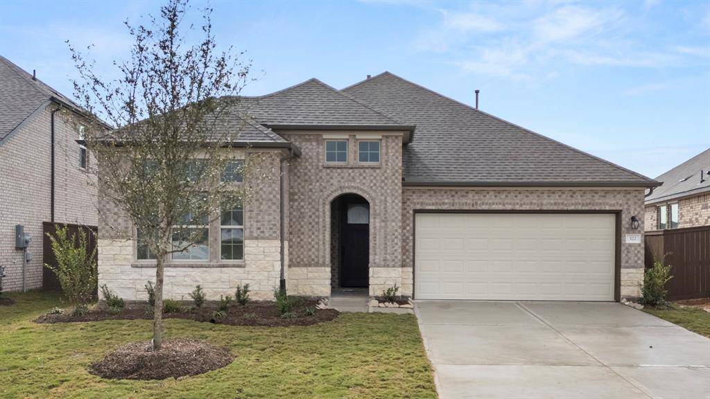 Welcome home to 322 Steam Bend Way located in the community of Brookwater and zoned to Lamar CISD.