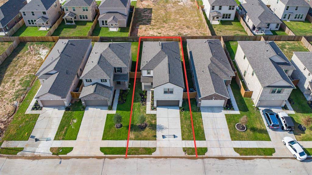 Amazing aerial shot of this gorgeous KB Home home situated on a large lot.