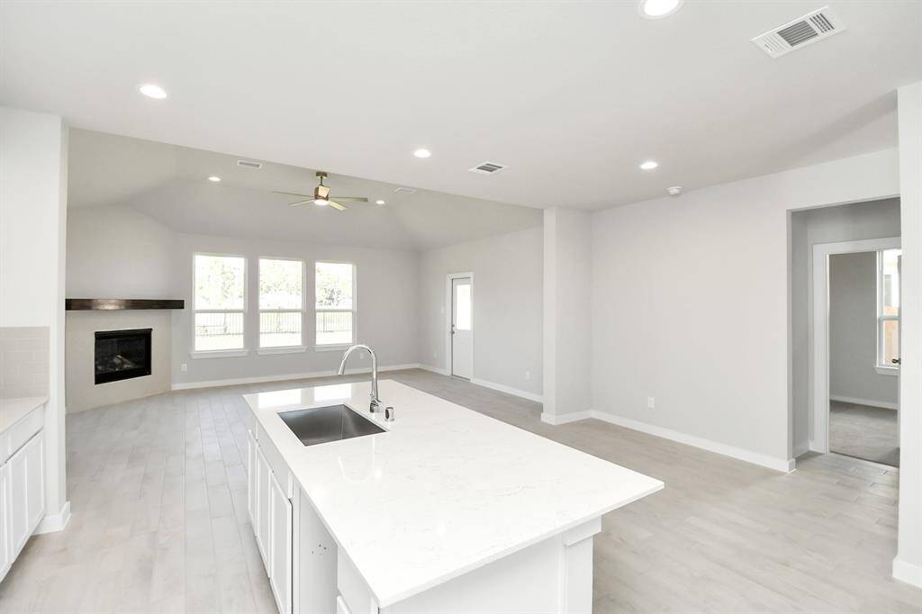 Take another look at the spacious kitchen!