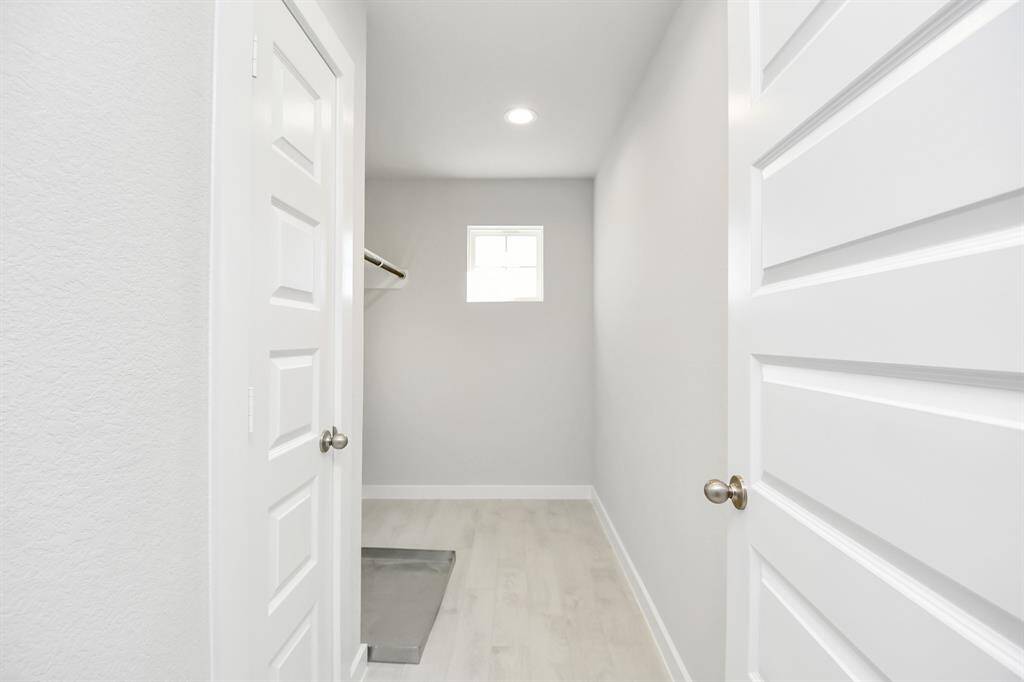 Entrance to the utility room.