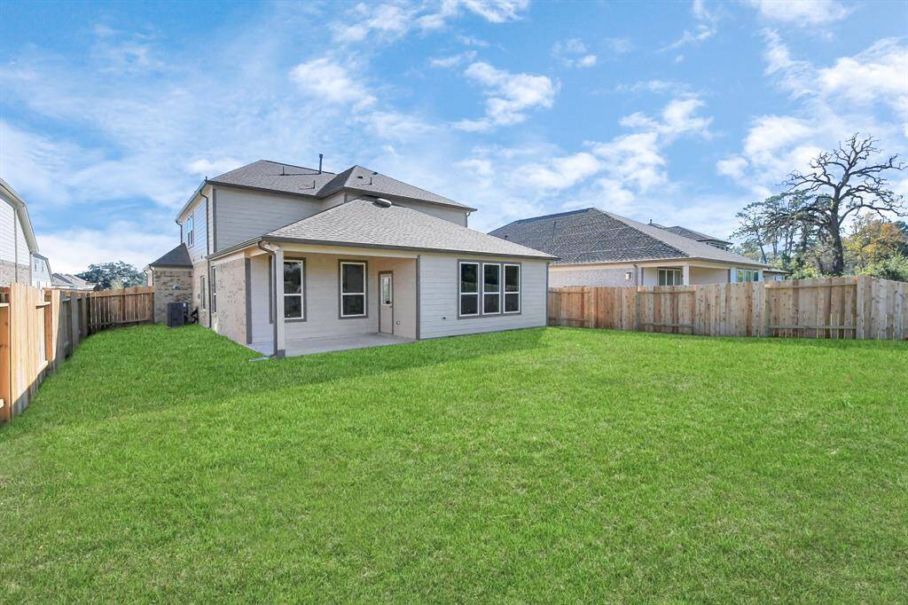 Come and see this spacious backyard with its beautiful covered patio. There is plenty ofroom for the kids to play and adults to relax. Perfect for your outdoor living space, patiofurniture, bbq pit, and so much more. The possibilities are endless!