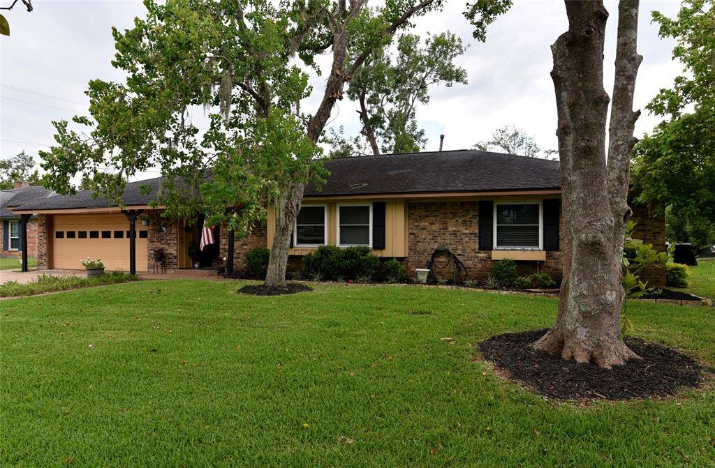 Welcome to 110 Larkspur Street in Lake Jackson! Big improvement made recently by adding double pane Low-E windows!!!